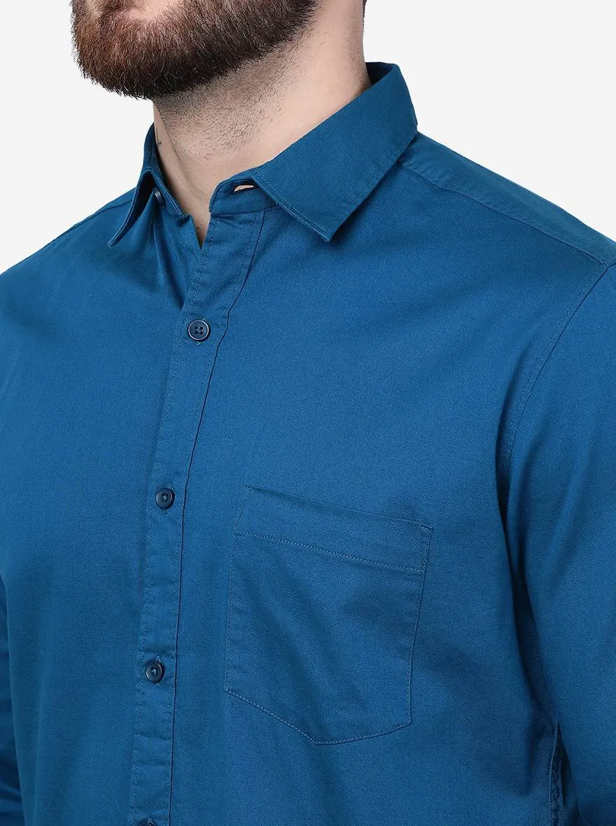 Turquoise Blue Solid Slim Fit Casual Shirt | JadeBlue